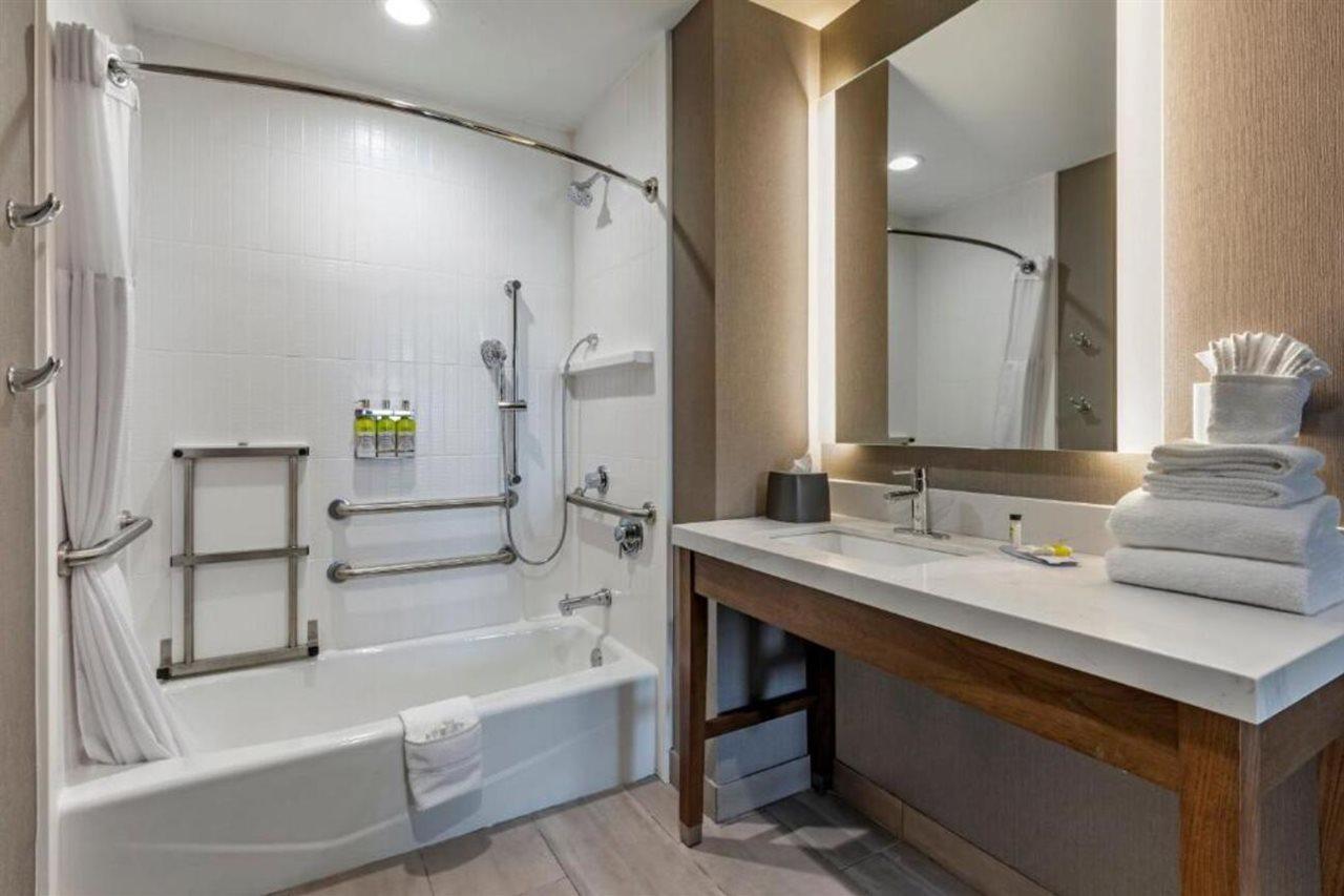 Staybridge Near Epic By Ihg Hotel 3*